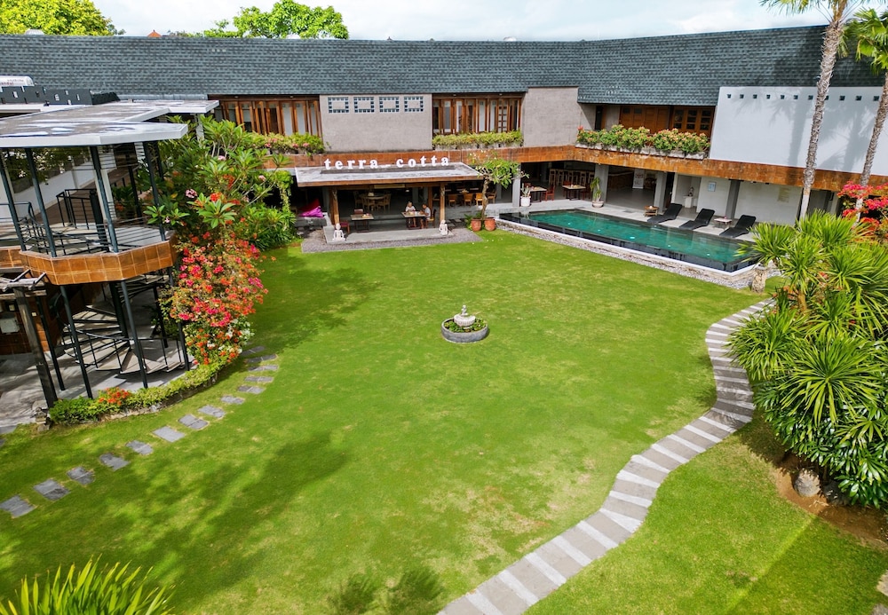 Alindra Villas and Spa 76/80