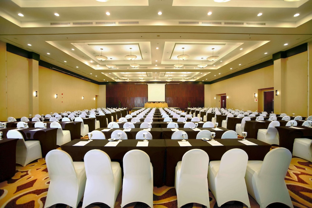 Aston Bogor Hotel & Resort 75/90
