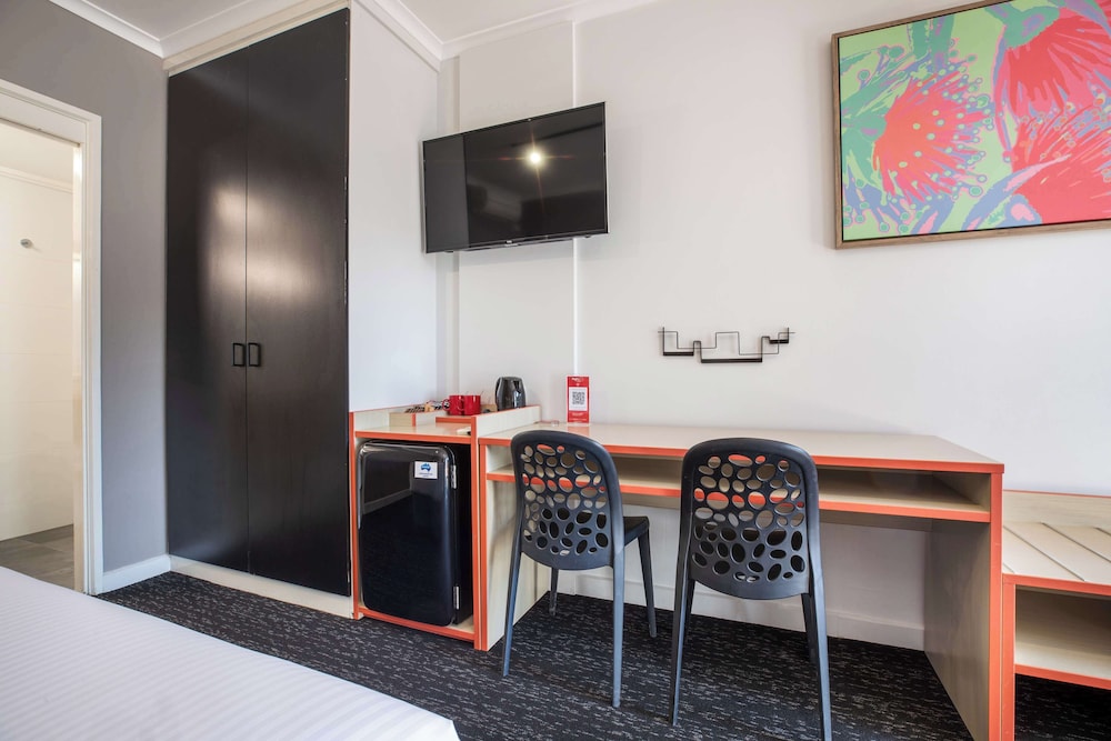 Nightcap at Ferntree Gully Hotel Motel 55/65