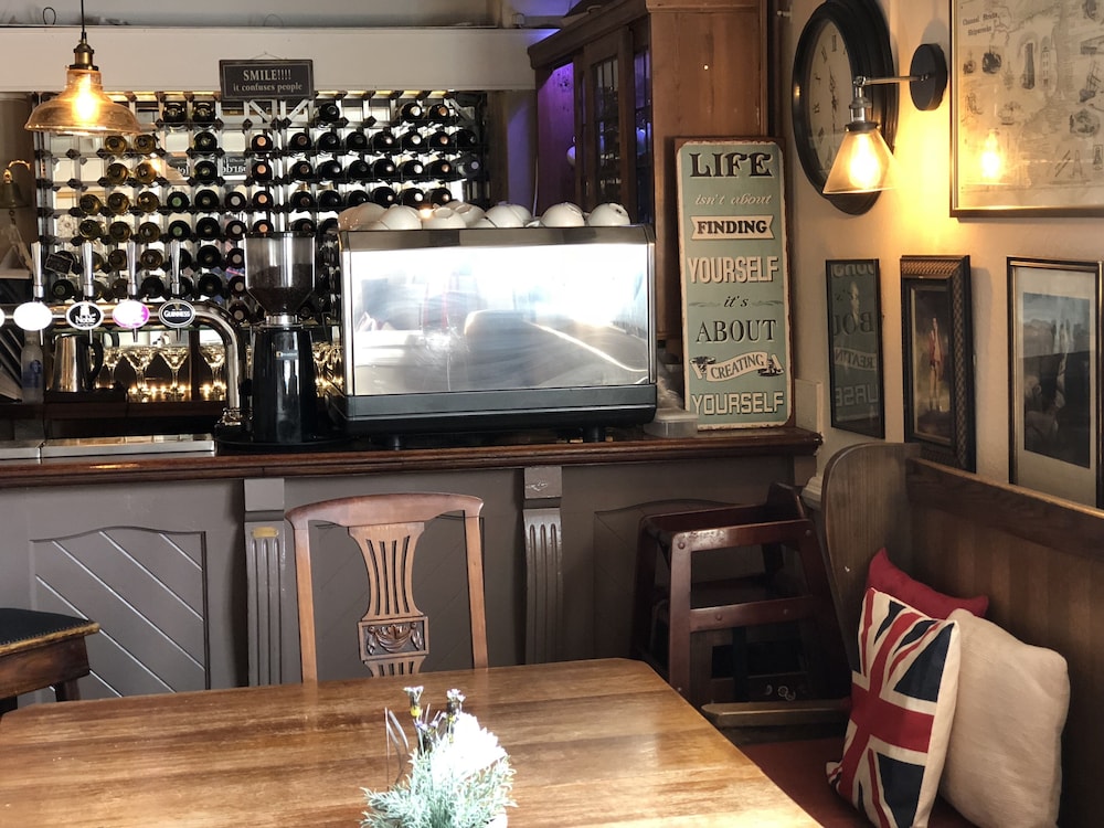 The New Inn 4/43