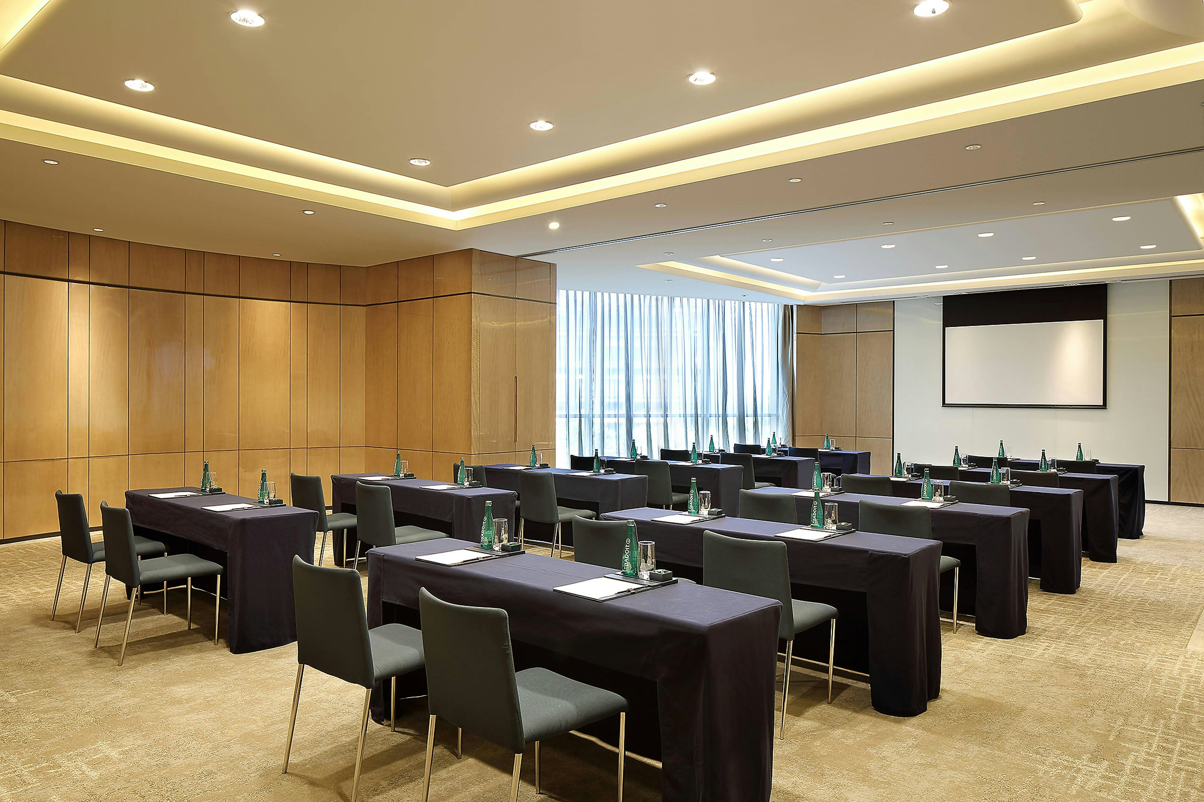 Sheraton Grand Hangzhou Binjiang Hotel 48/55