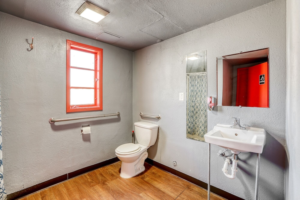 Sin City Hostel 49/50