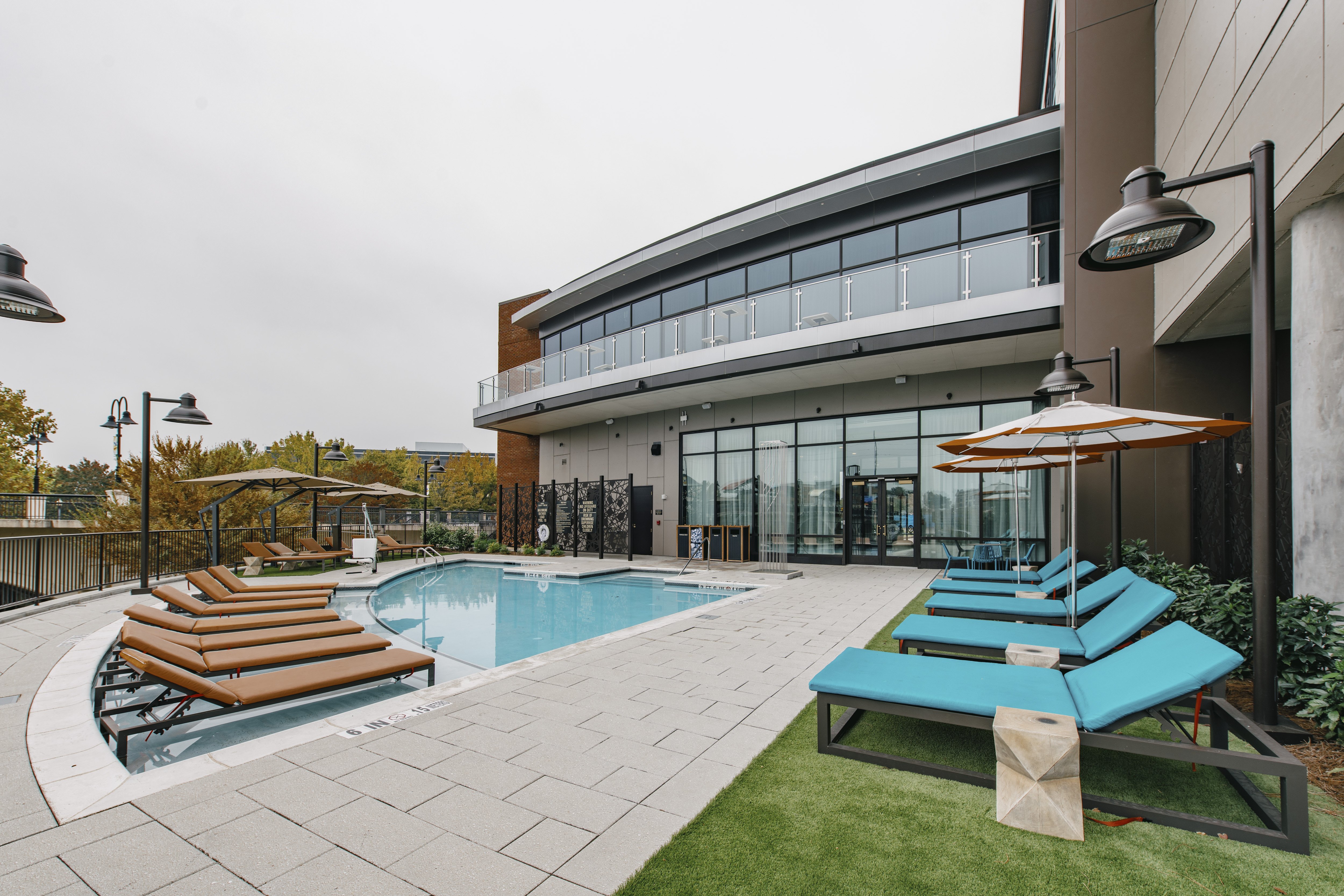 Hotel Indigo Columbus At Riverfront Place 68/68