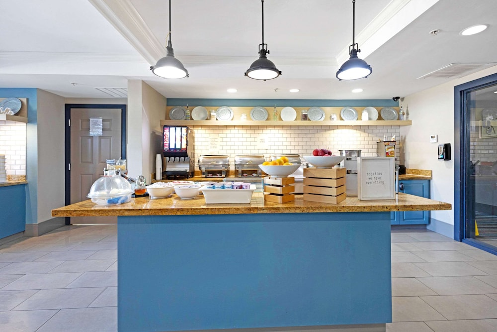 Country Inn & Suites by Radisson, Texarkana, TX 5/27