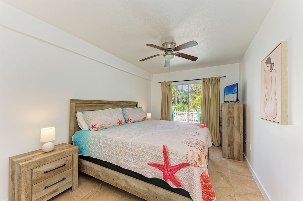 The Ringling Beach House 24/75