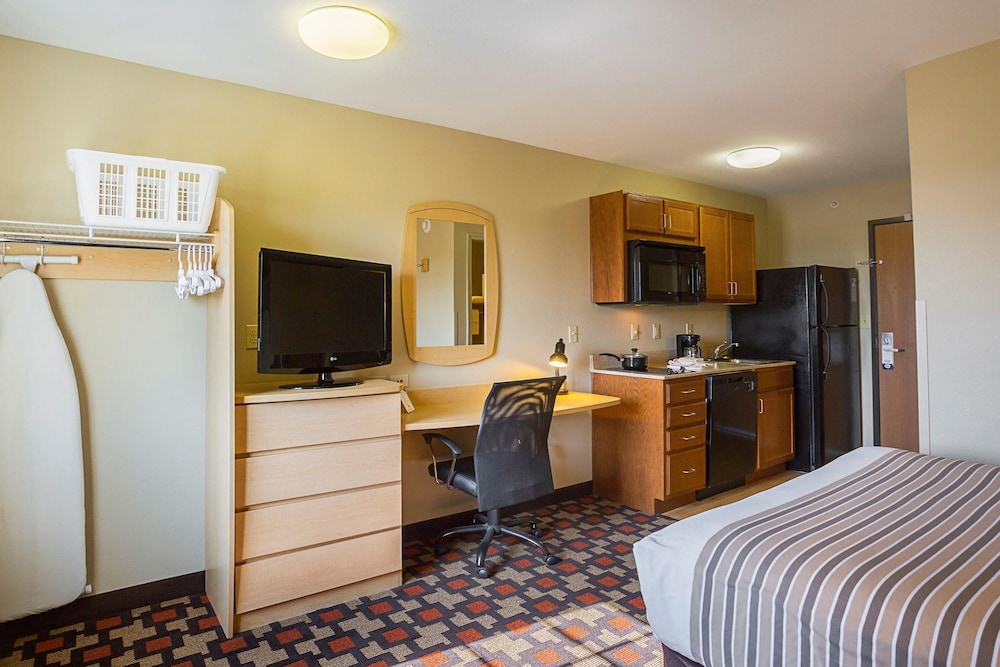 Birch Hill Suites Clarksville 11/35