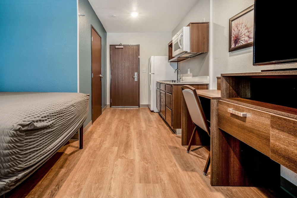 WoodSpring Suites Naples West 32/50