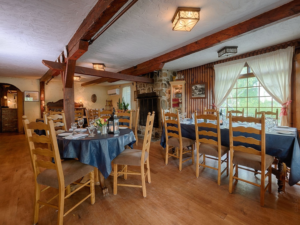 Auberge Handfield 27/50