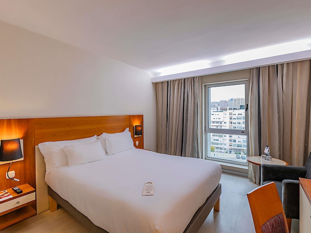 Mercure Lisboa 18/73