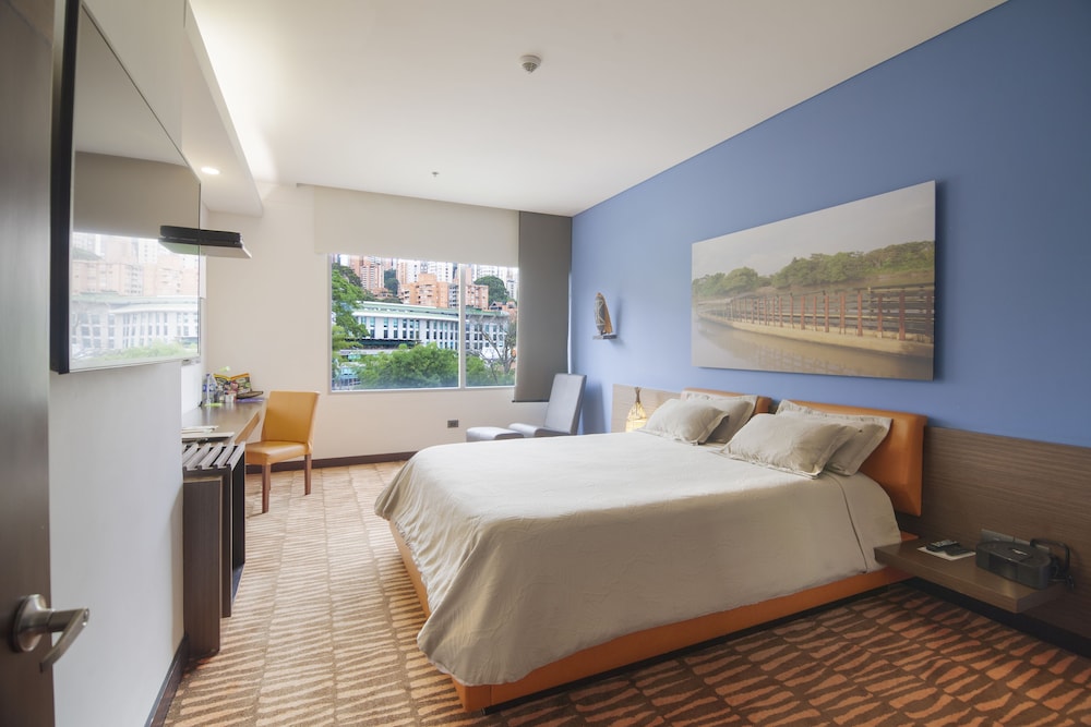Diez Hotel Categoria Colombia 12/64