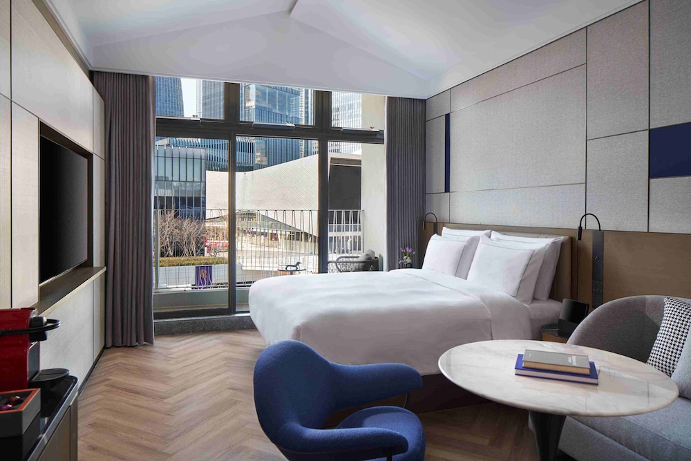 UrCove by HYATT Shanghai West Riverside 12/42