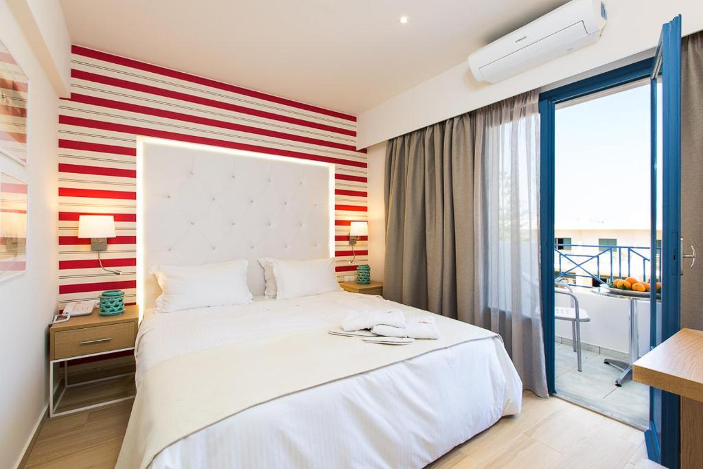 JUNIOR SUITE RUBY ROYAL