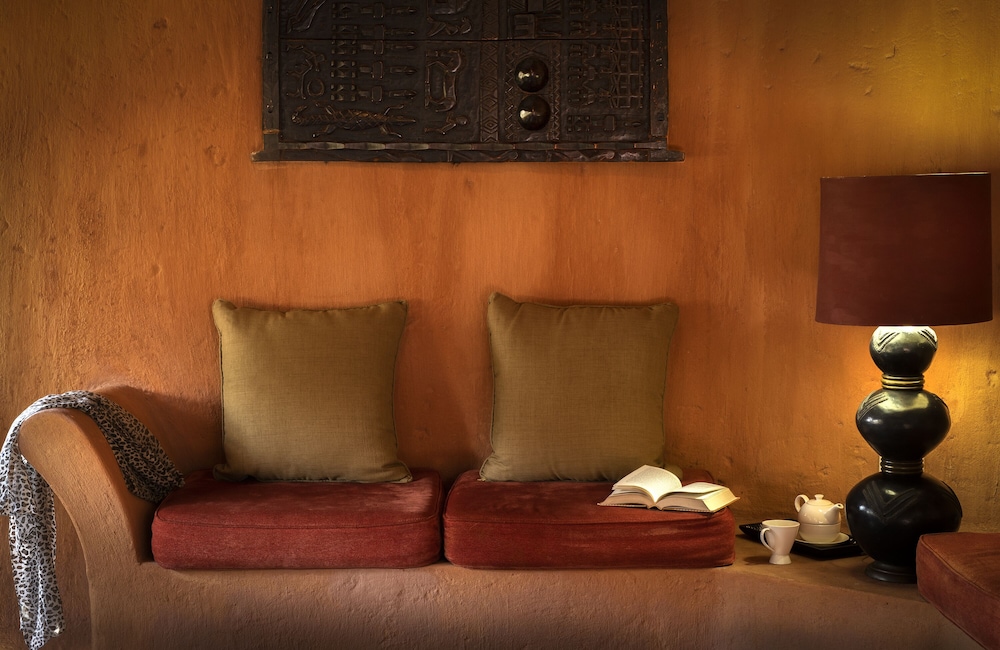 Pondoro Game Lodge 13/66