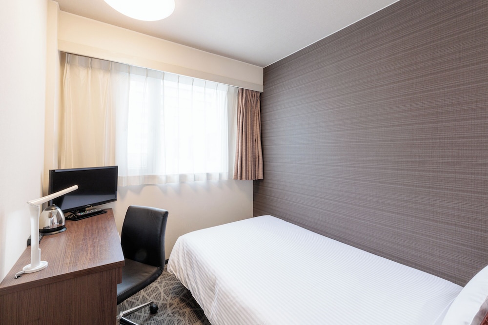 ROOM, DOUBLE BED, SMALL, SMOKING CANNOT BE REQUESTED