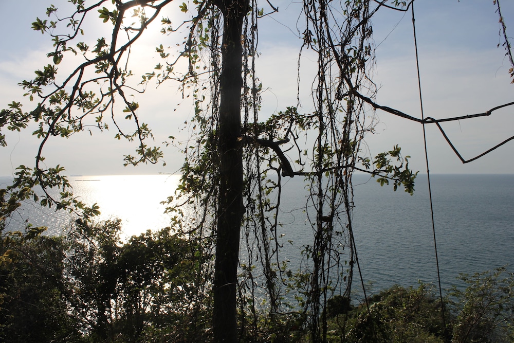 Koh Sichang Unseen 36/40