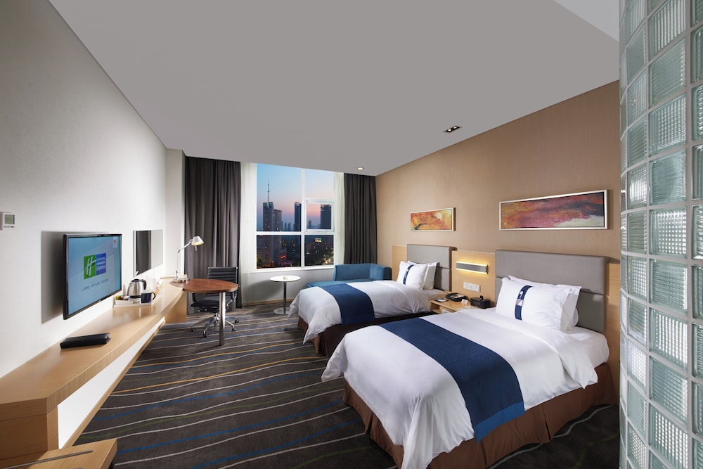 Holiday Inn Express Luoyang City Center 27/72