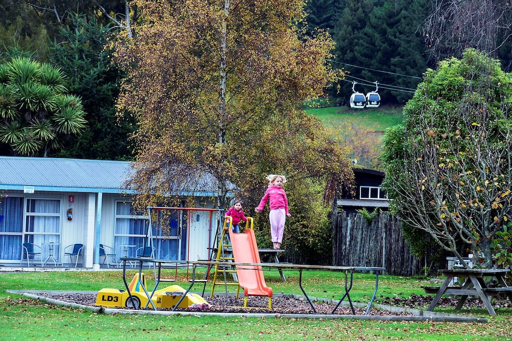 Fairy Springs Motel 42/59