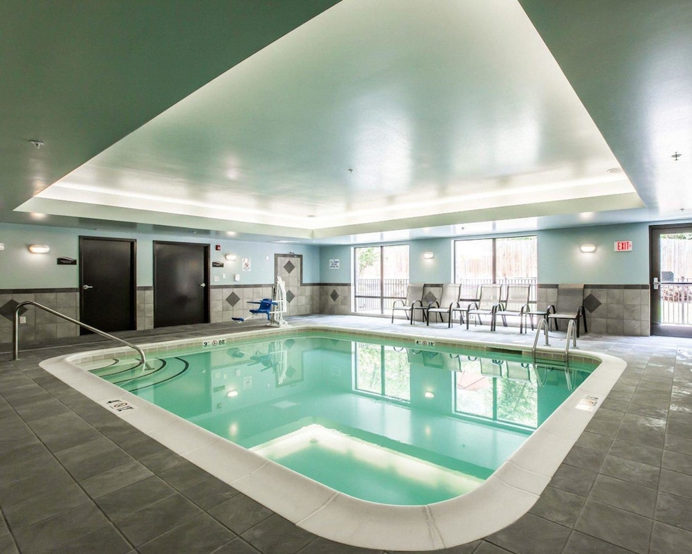 Comfort Suites Whitsett - Greensboro East Whitsett NC 20/41