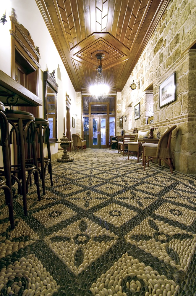 Minyon Hotel 38/74