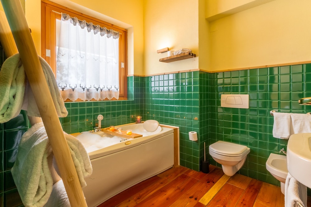 Shatush Hotel 48/50