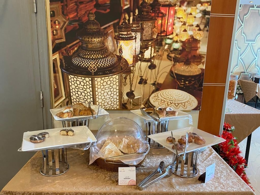 العنوان رزيدنس(Aleunwan Serviced Apartments) 43/53
