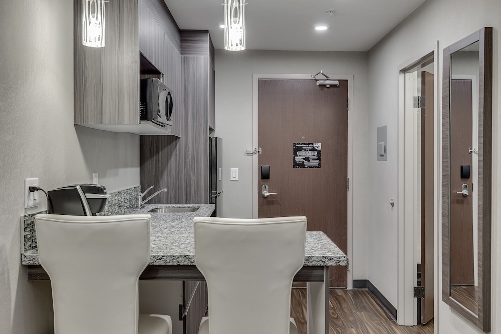 Home Inn Suites Saskatoon South 62/66