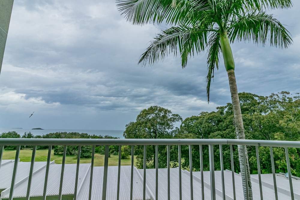 Opal Cove Resort 66/72