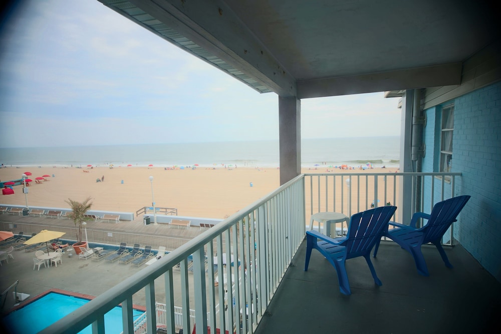 Flagship Oceanfront 37/39
