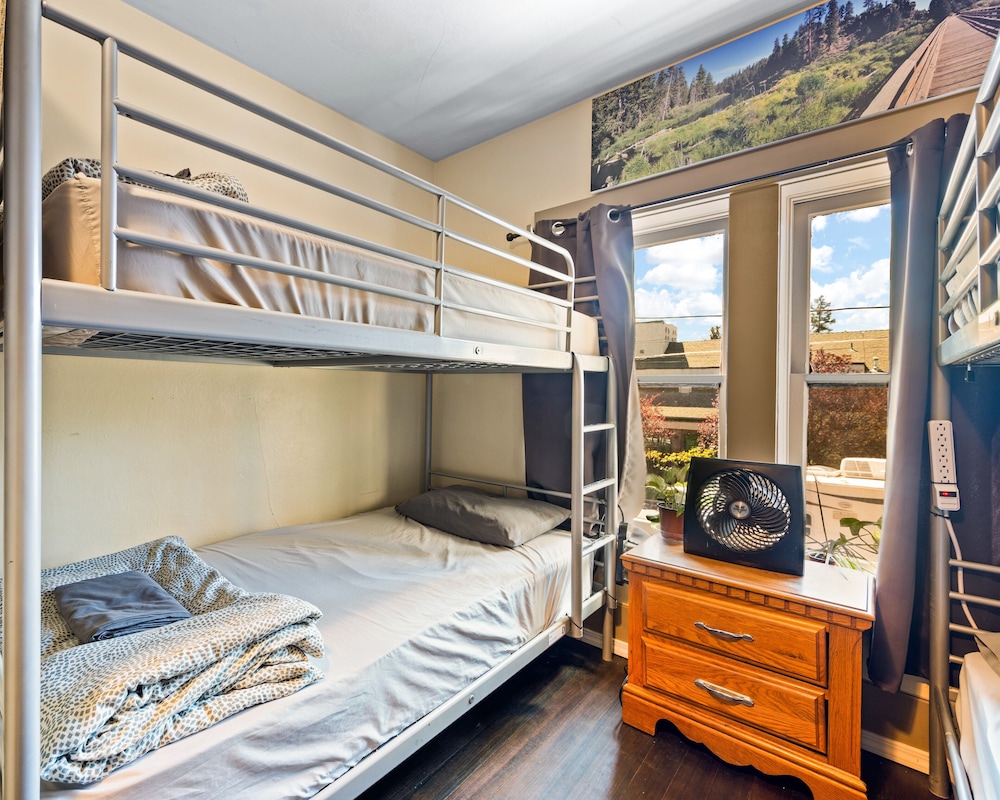 MIXED DORM, COMFORT, 3 BUNK BEDS