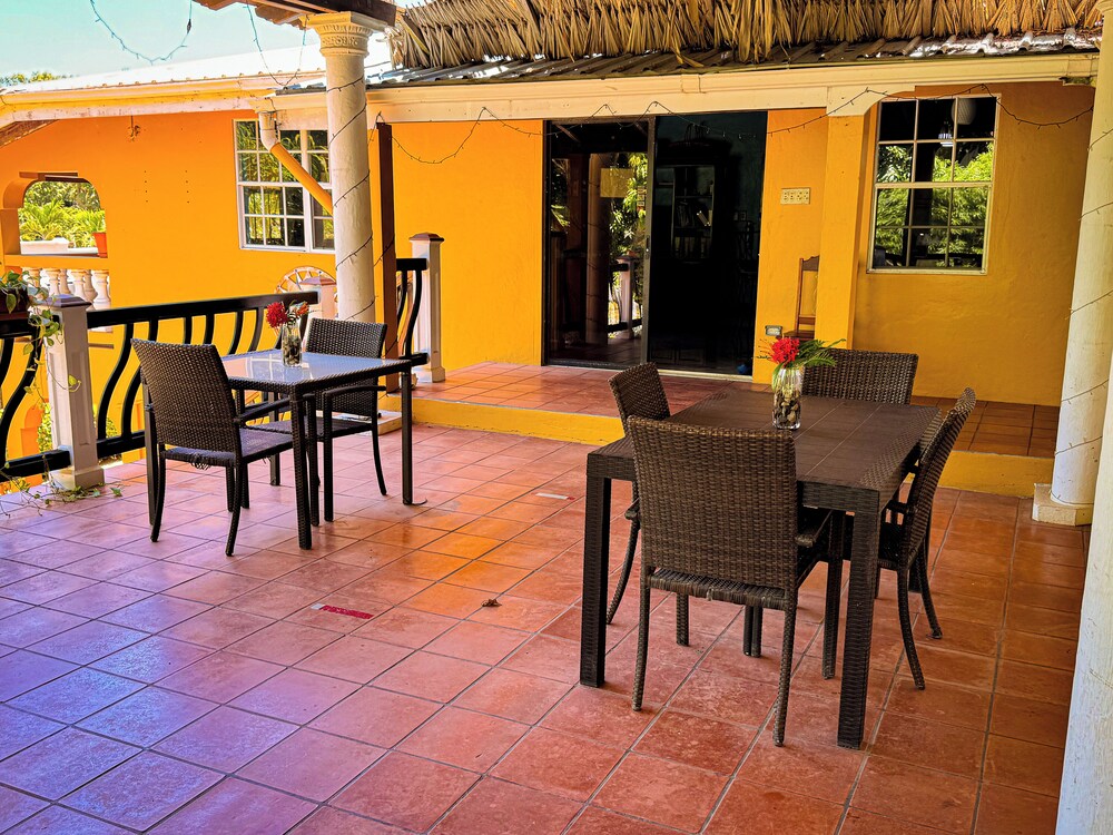 Caribbean Shores Bed & Breakfast 32/50