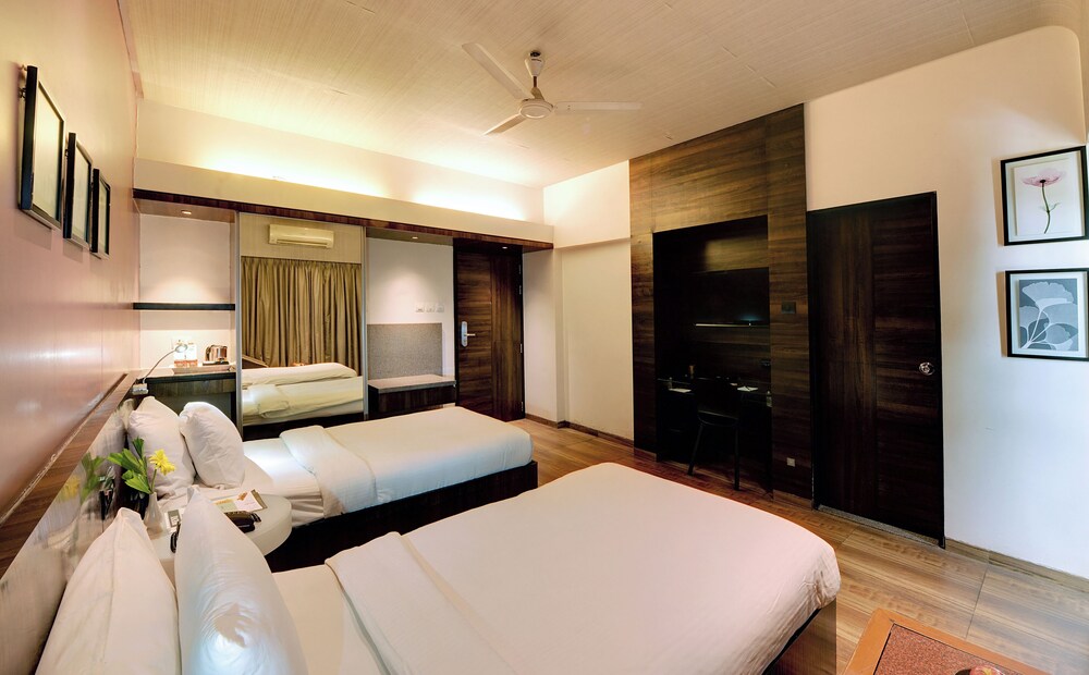 SANKAM RESIDENCY 13/33