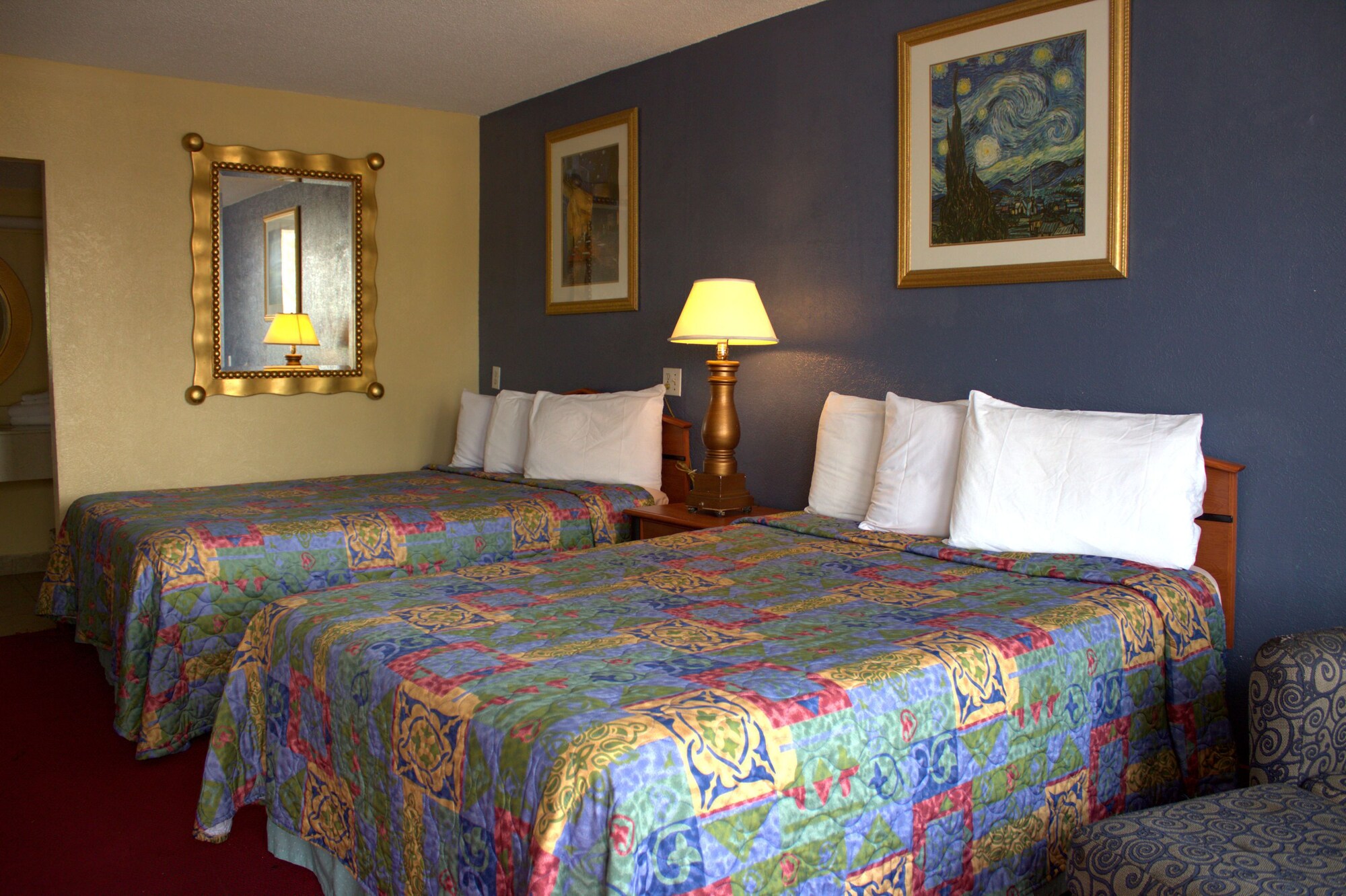 STANDARD, 2 DOUBLE BEDS