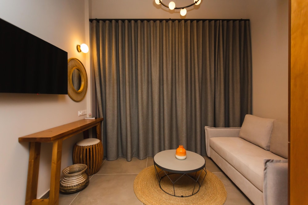 Amoessa Boutique Hotel 38/56