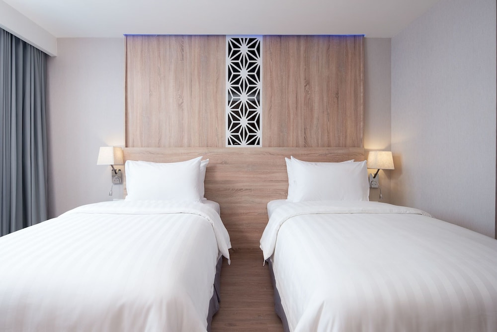 Rodina Beach Hotel 15/74