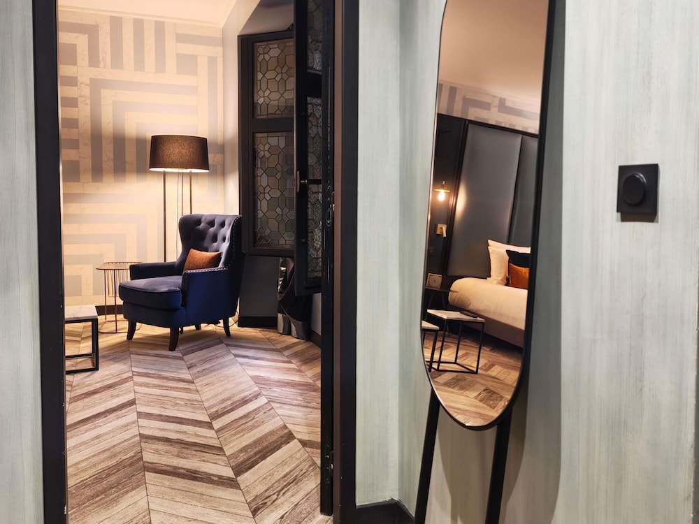 Mercure Figeac Viguier Du Roy 39/63