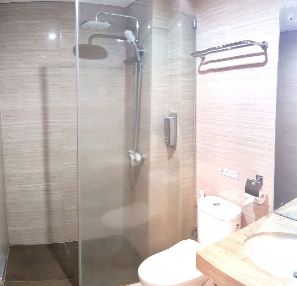 Lombok Vaganza Hotel & Convention 35/38