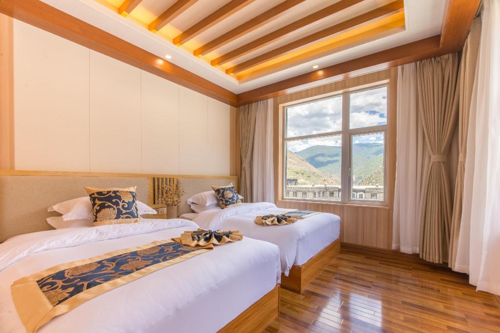 Minyoun Rezen Retreat Yading Daocheng 13/39