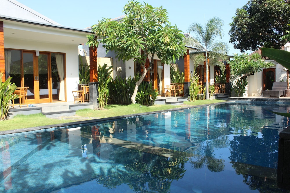 Singabu Bungalows 8/50