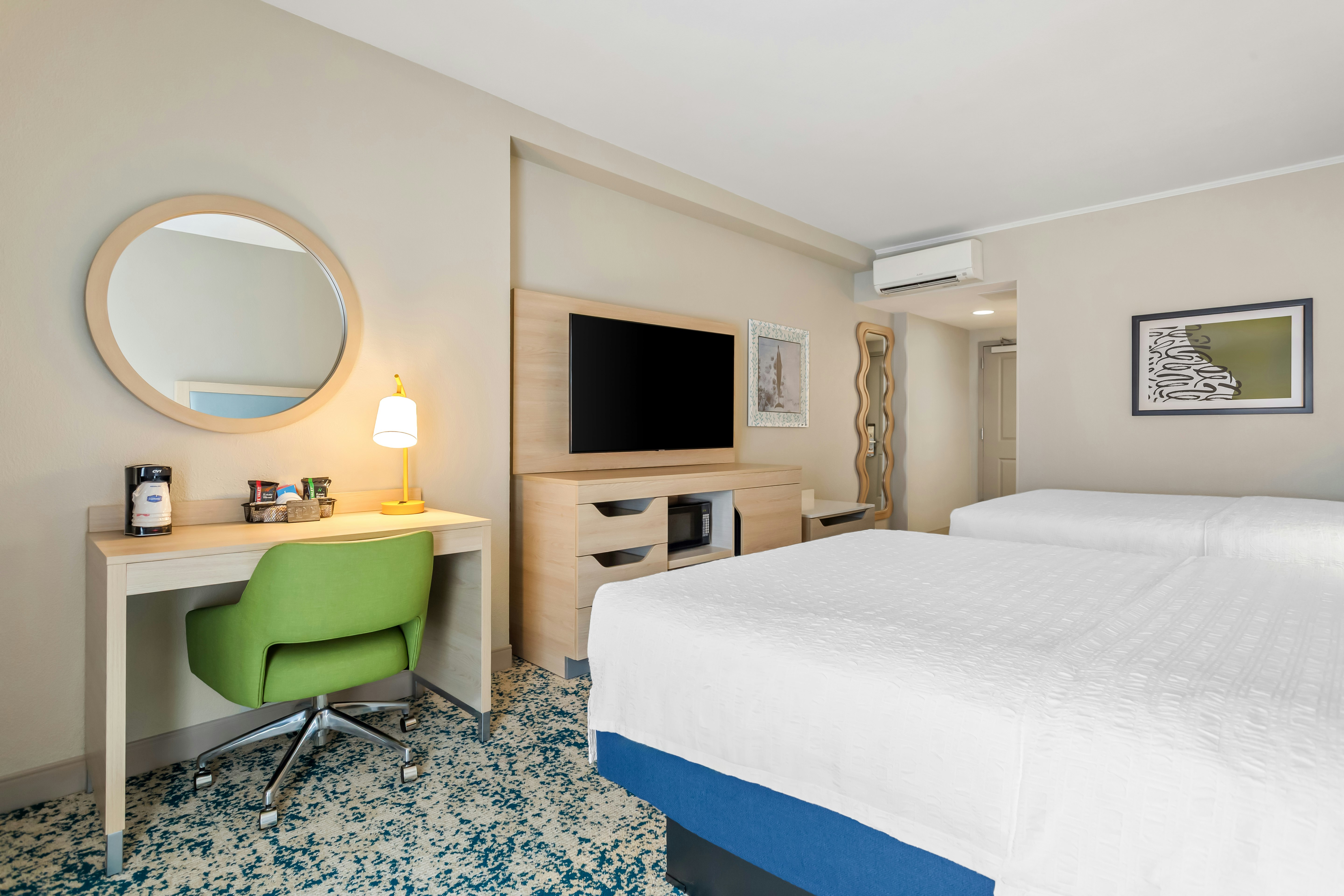STANDARD, 2 QUEEN BEDS, TERRACE