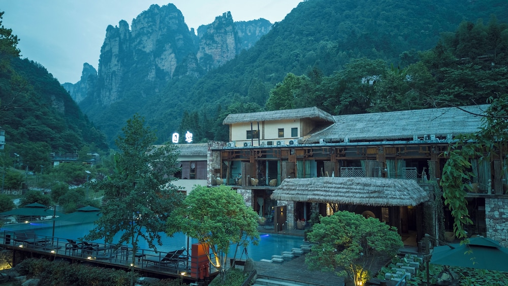 Homeward Mountain Hotel 5/49