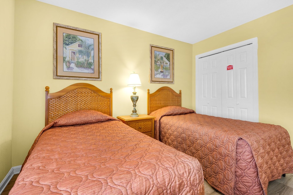Soundside Holiday Beach Resort 35/64