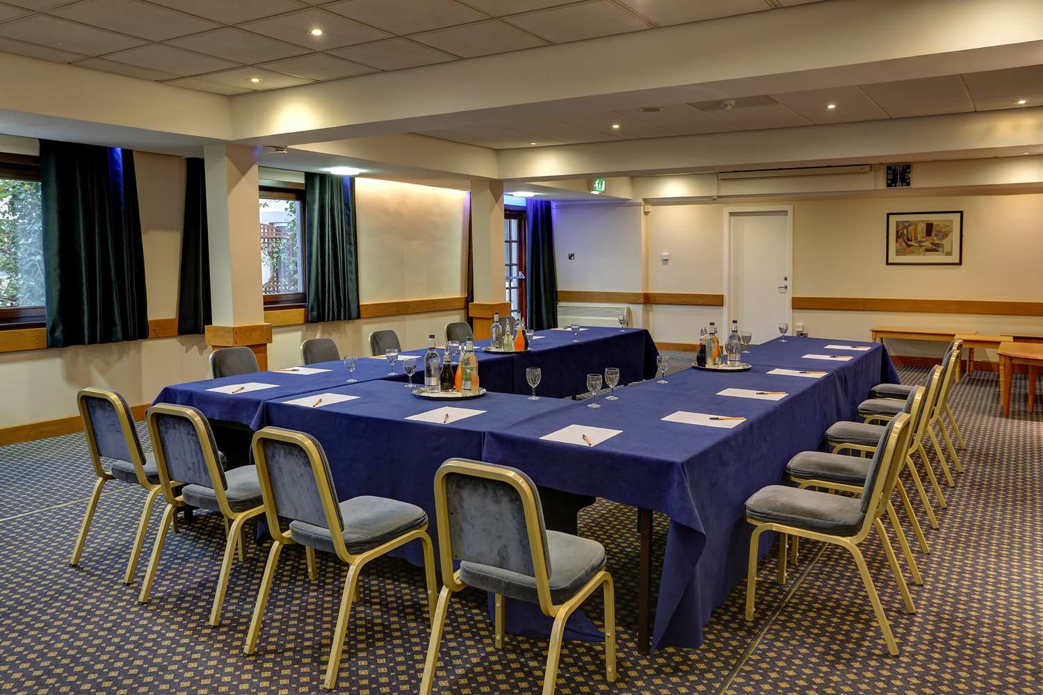 Best Western Kings Manor Hotel 50/56