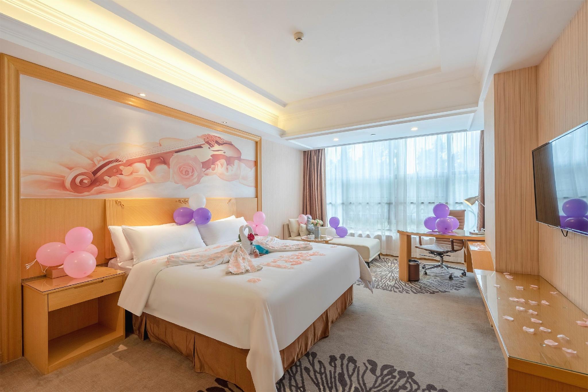 Vienna Hotel(Guangzhou North Railway Station Huaguoshan Subway Station Store) 17/45