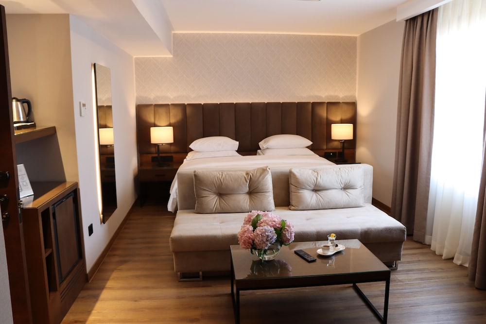 Riva Hotel Nisantasi 7/33