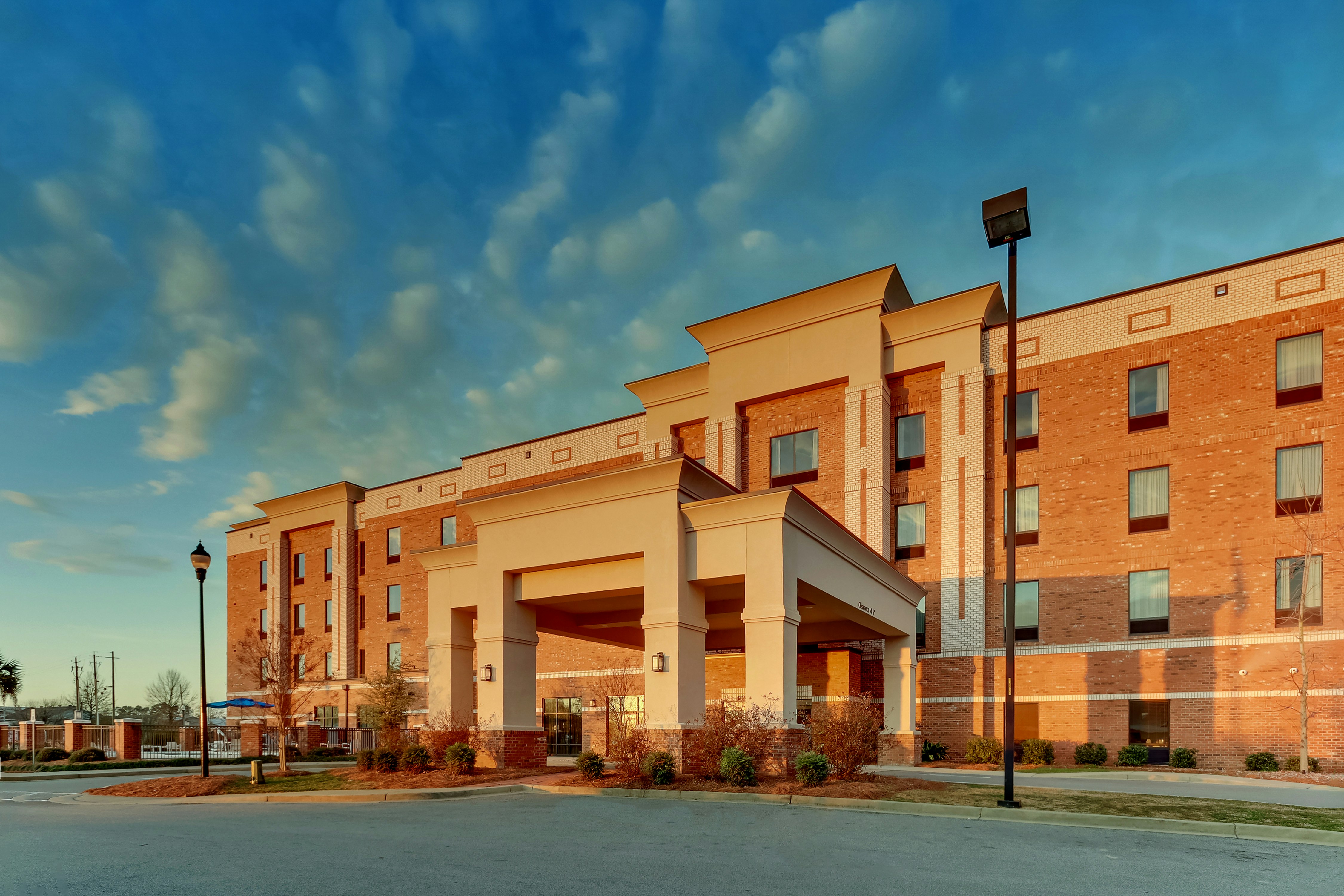 Hampton Inn & Suites Hartsville 10/76
