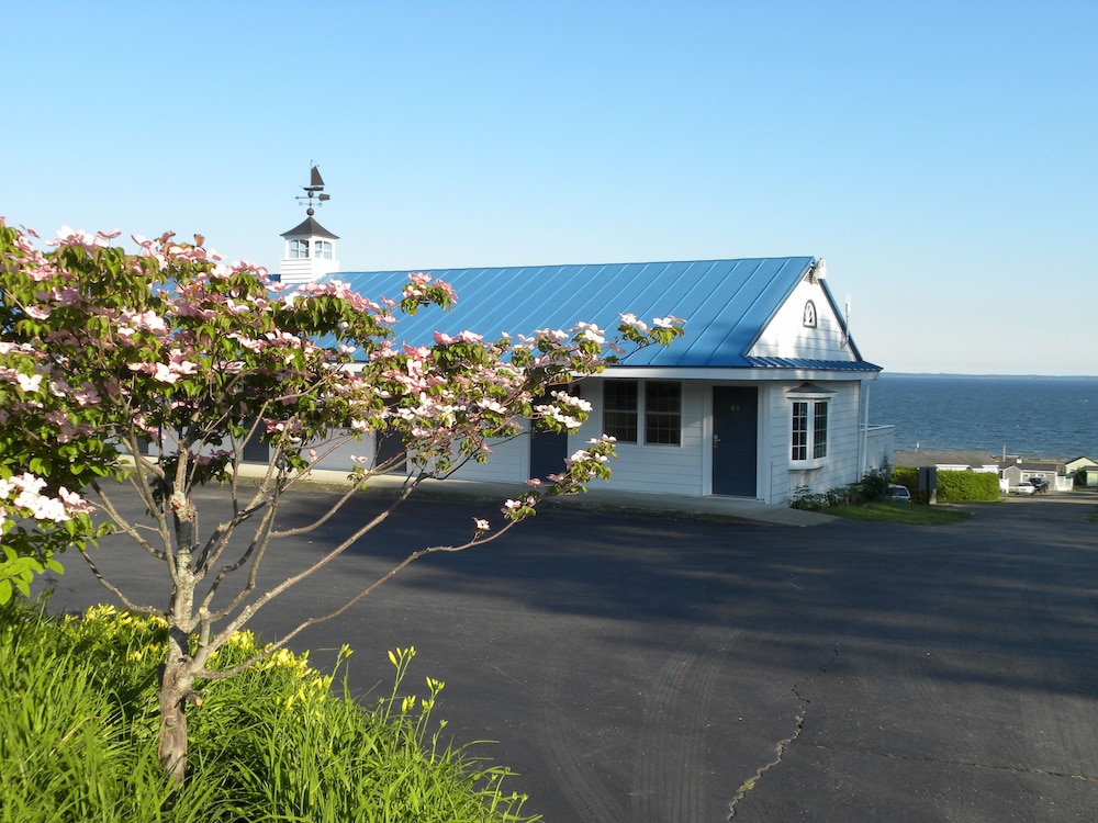 Colonial Gables Oceanfront Village 7/72