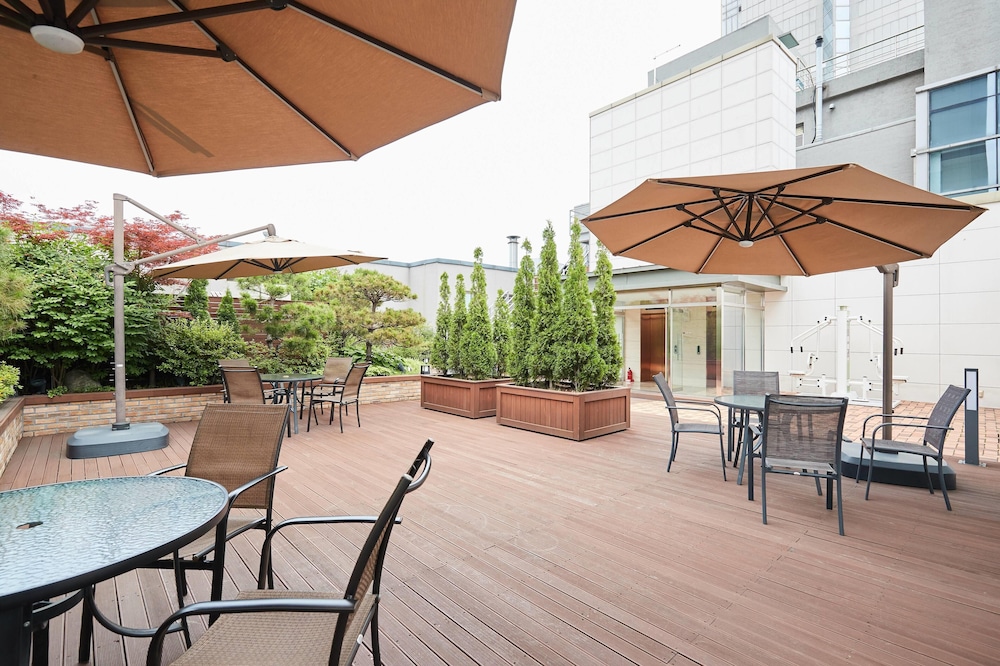 Days Hotel by Wyndham Seoul Myeongdong 48/56
