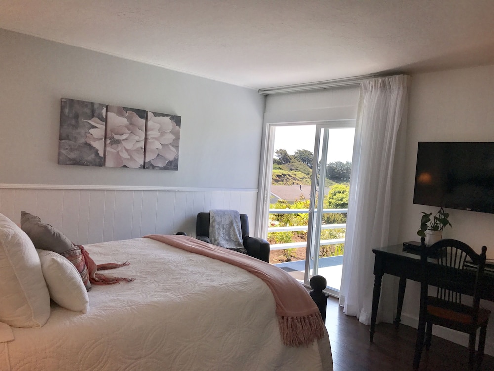 Agate Cove Inn 18/71