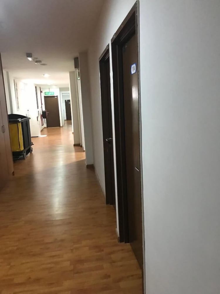 Hotel Mill Road 8/20