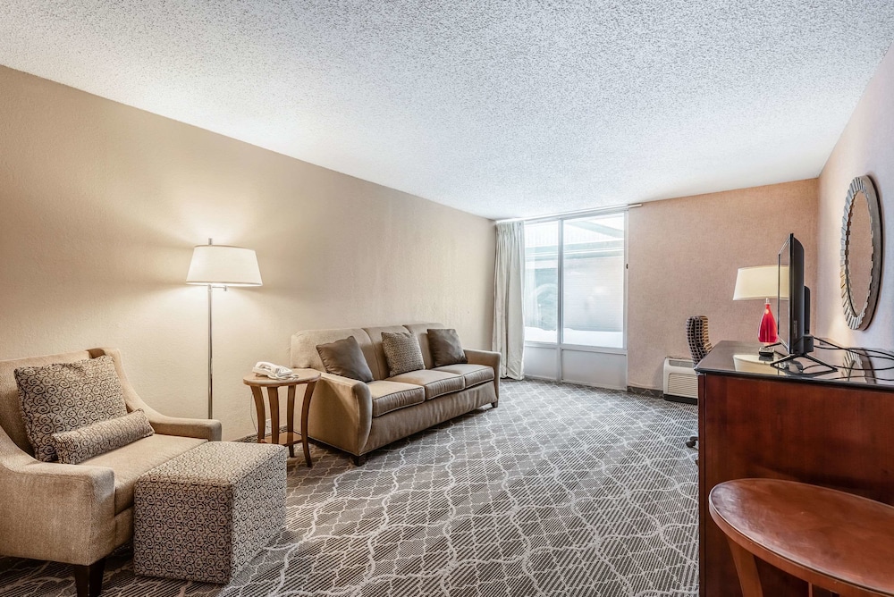 Quality Inn and Suites Brainerd MN 31/39